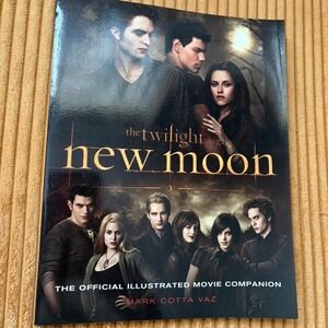 Twilight Saga New Moon Movie Companion Book